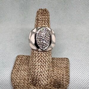 BEAUTIFUL WHITE DOME FASHION RING